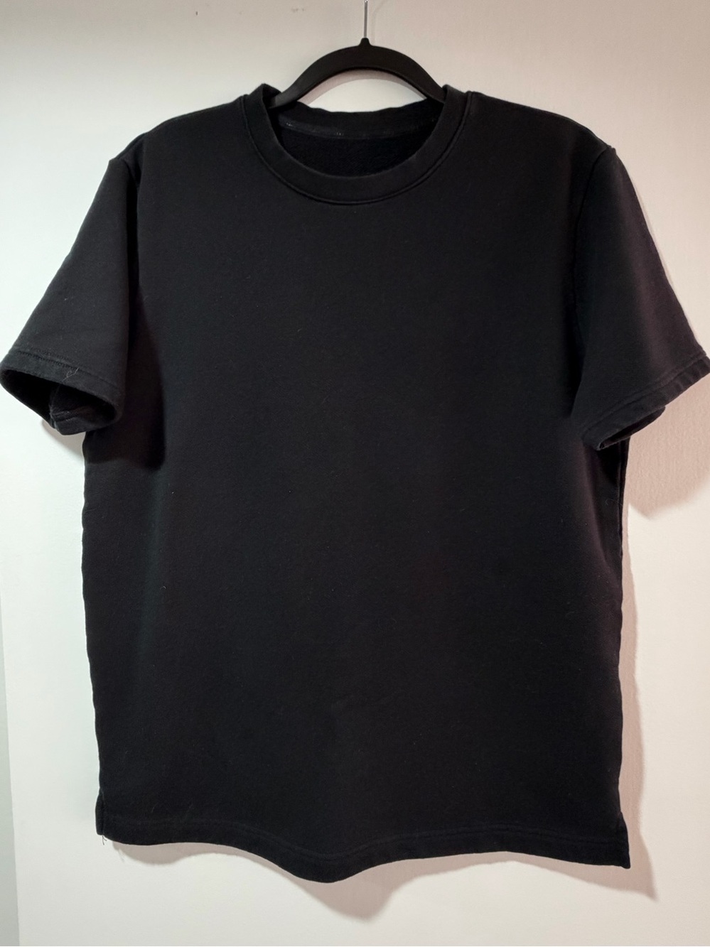 ALO Yoga Men's Short Sleeve Black Crewneck Tee
